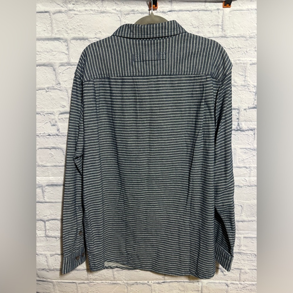 Duluth Trading Co. Free Swingin’ Slim Fit Flannel Shirt, Blue/White Stripes, XL - Picture 5 of 5